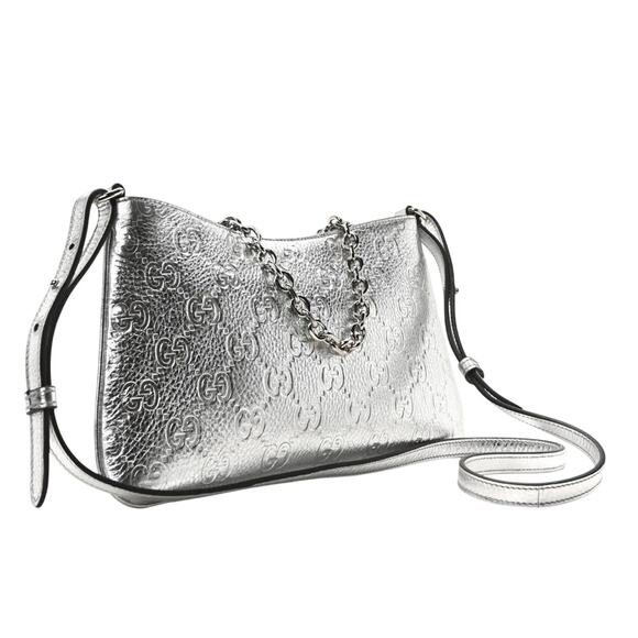 GUCCI Metallic GG Grainy Calfskin Emblem Medium Shoulder Bag Silver NWT - Picture 2 of 10